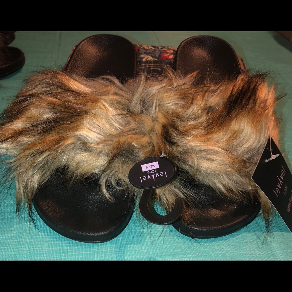 Women’s Slides size 9 by Levivel 1206, NWT